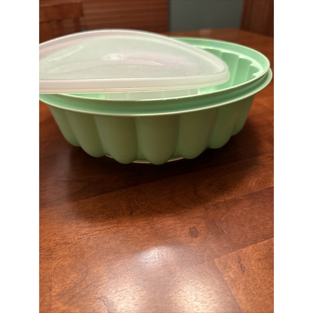 Vintage Tupperware Jell-O Mold, Mint Green Great Shape, Preowned